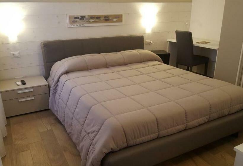 غرفة قياسية مزوَّدة بشُرفة, Casa Mafalda