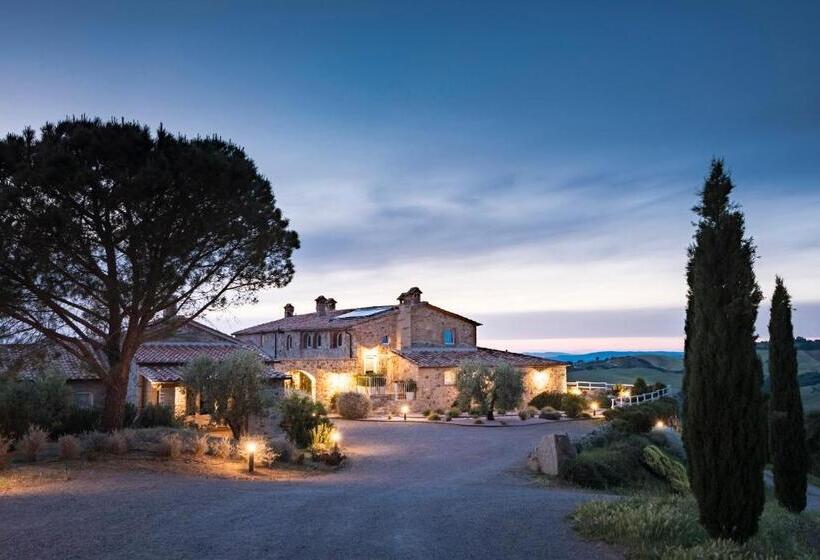 וילה עם חדר שינה אחד ובריכת שחיה, Dimora Santa Margherita   Relais Di Charme