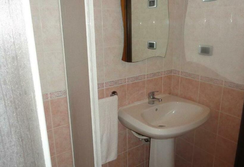 اتاق استاندارد با چشم‌انداز دریا, Bed And Breakfast La Corte Degli Ulivi