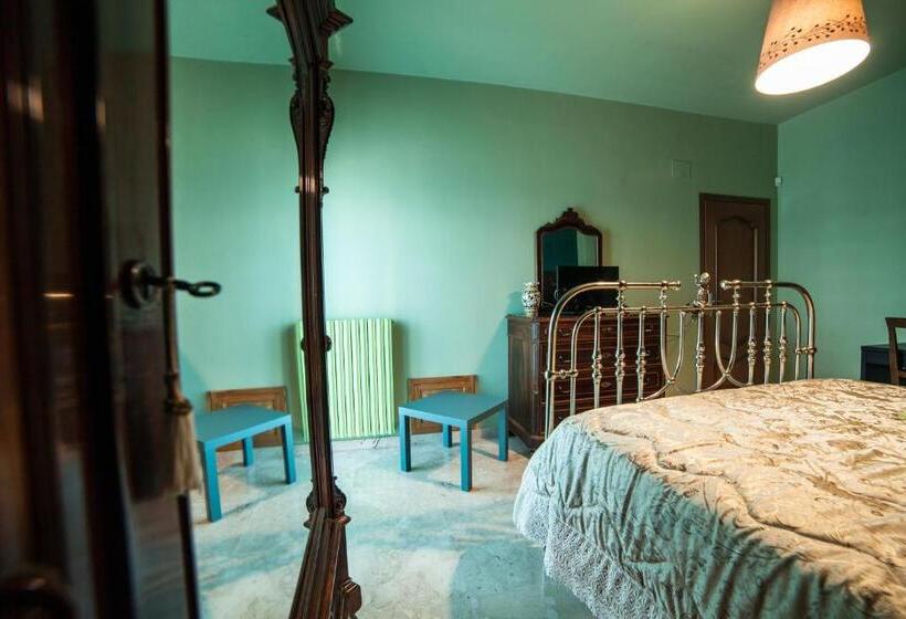 חדר דלוקס עם מרפסת, B&b La Dimora Di Samu