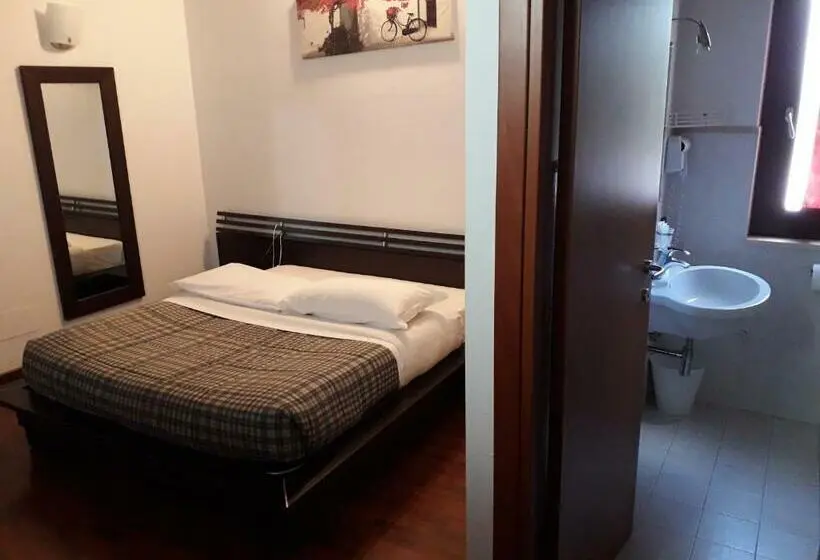 スタンダードルーム, Maglioferro Residence