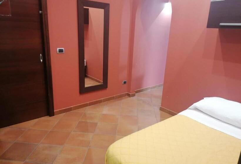 اتاق استاندارد سه نفره, Maglioferro Residence