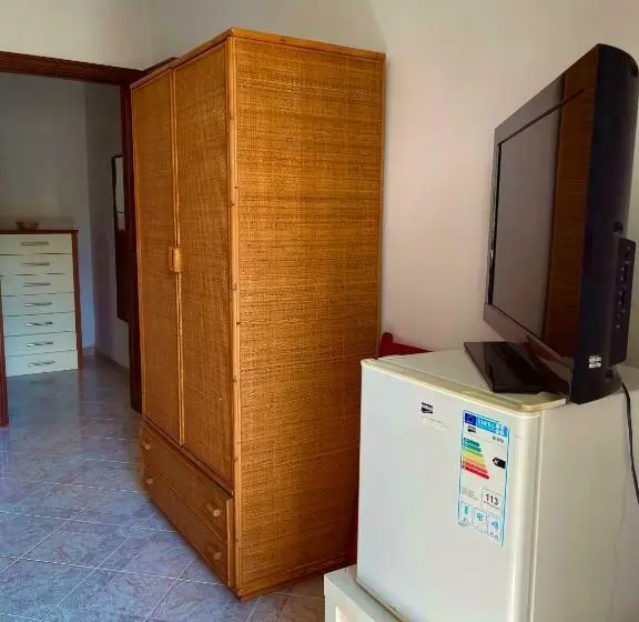 庭の見えるスタンダードトリプルルーム, Smit House