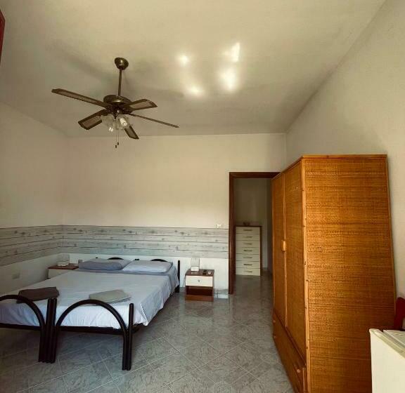 חדר סטנדרט לשלושה עם נוף לגינה, Smit House