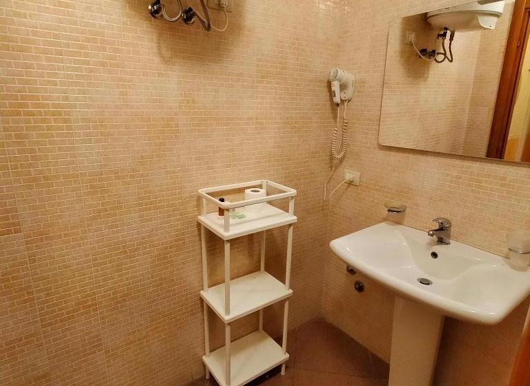 اتاق استاندارد سه نفره, Terra Del Sole Vittoria