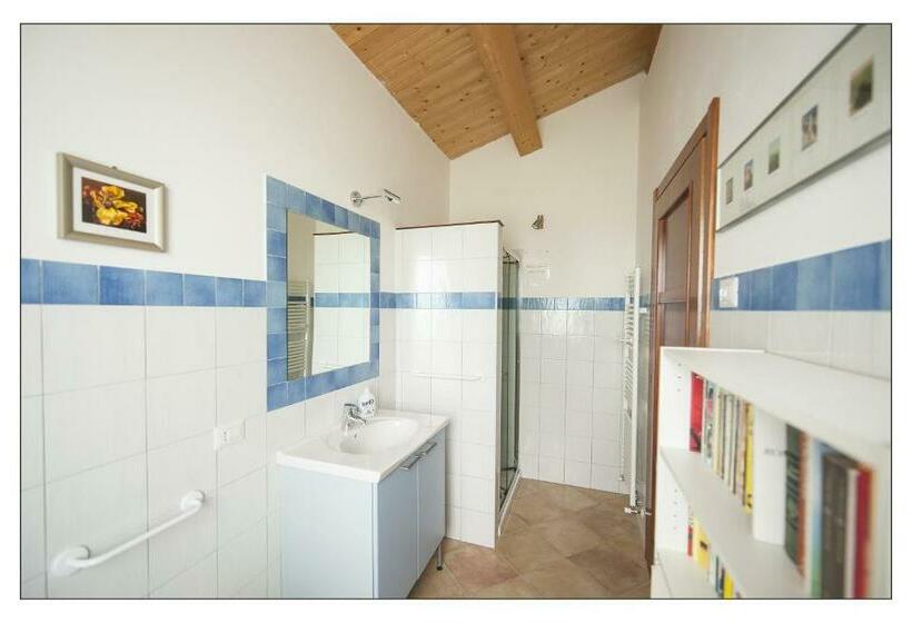 オーシャンビュースタンダードルーム, Bed & Breakfast Montesterlino