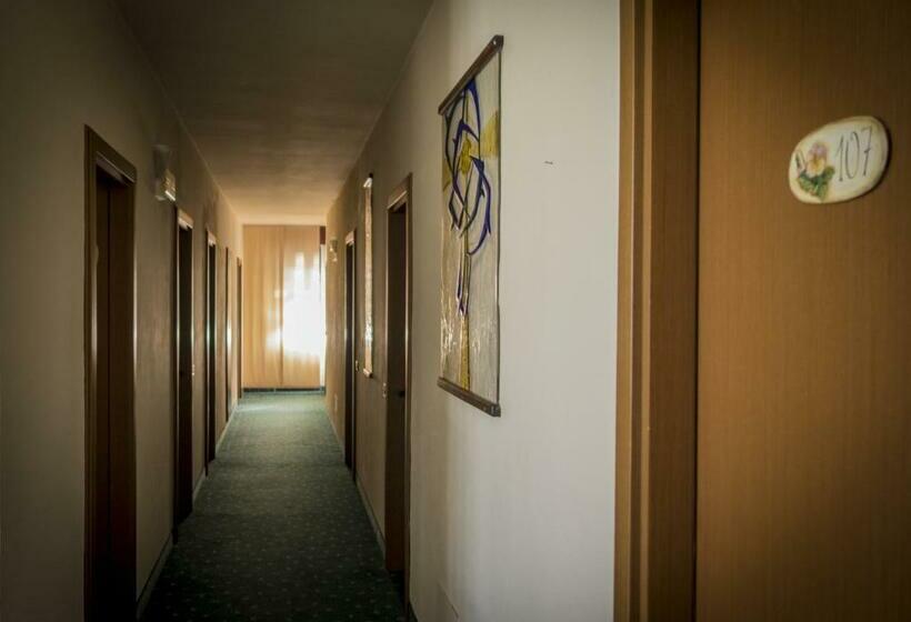 חדר סטנדרט נוף להרים, Albergo La Romanella