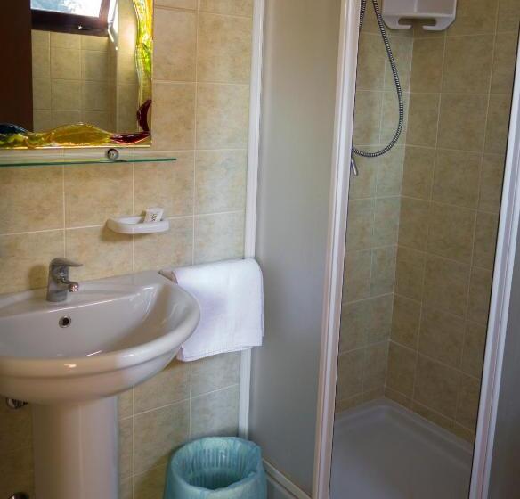 חדר סטנדרט לשלושה, Albergo La Romanella