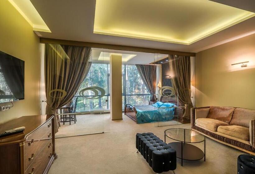 اتاق استاندارد با چشم‌انداز باغ, Baltazaras