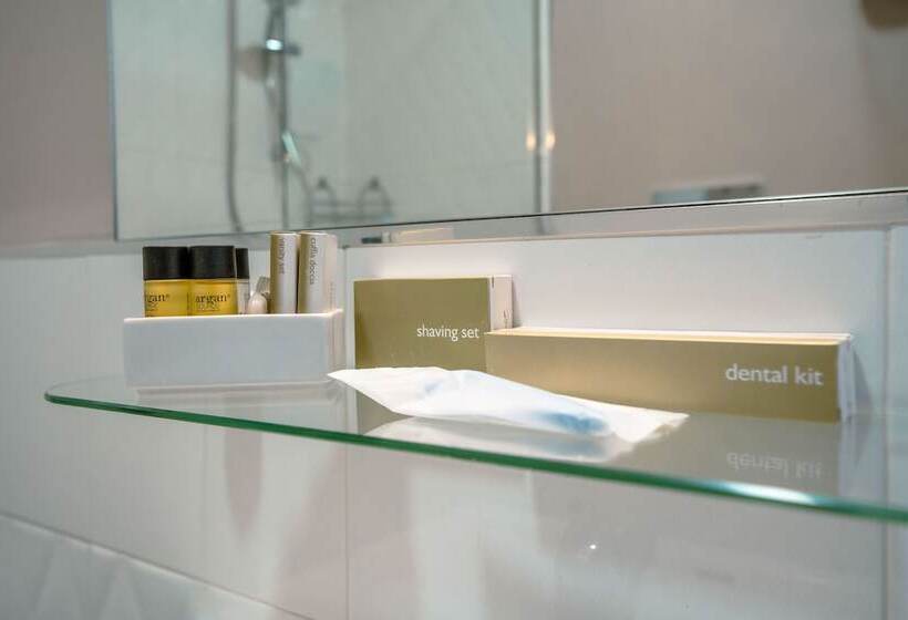 اتاق استاندارد, Bruman Salerno