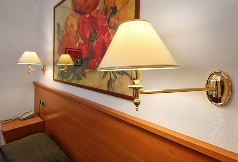 غرفة قياسية, La Serena