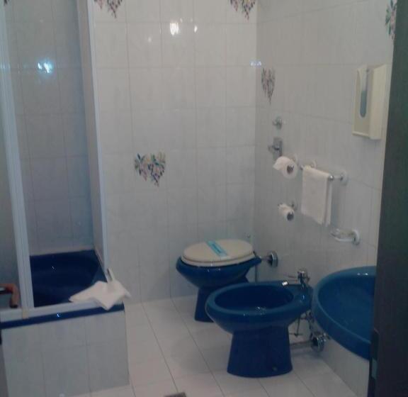 חדר סטנדרט, Niki