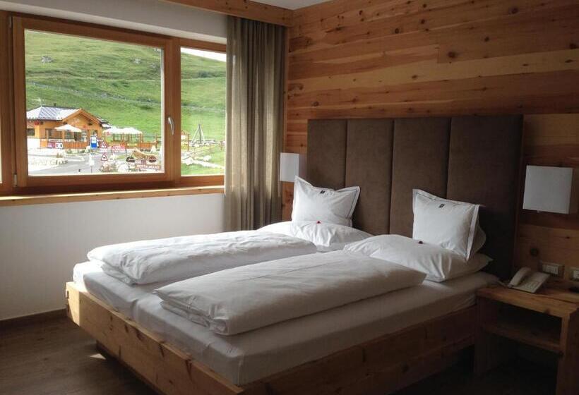 Номер Superior с Видом, Passo Sella Dolomiti Mountain Resort