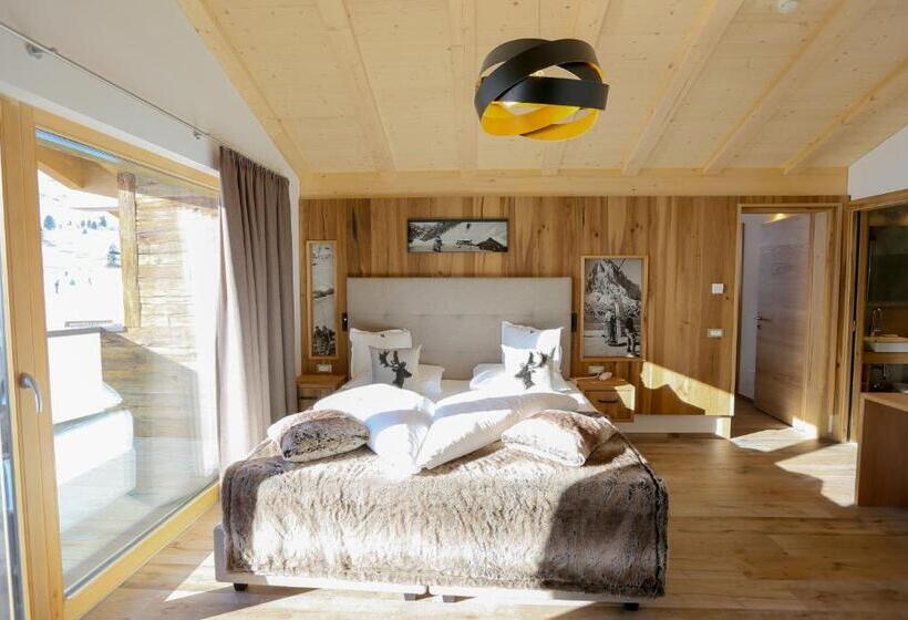 Люкс Повышенной Комфортности, Passo Sella Dolomiti Mountain Resort