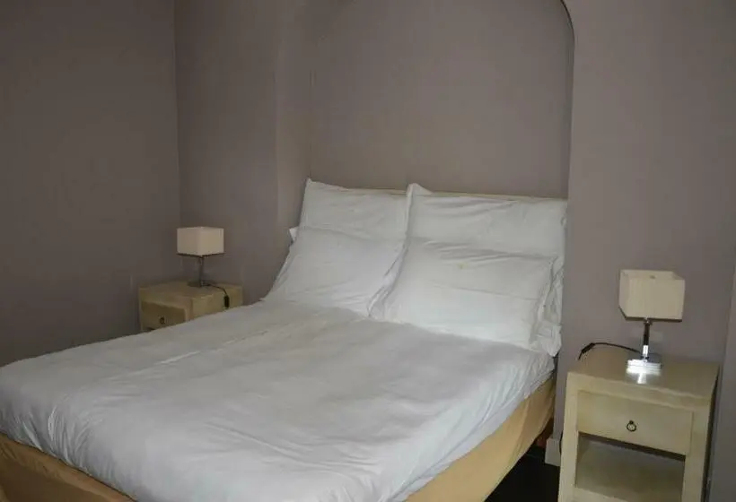 デラックスルーム, Roccamonfina Palace