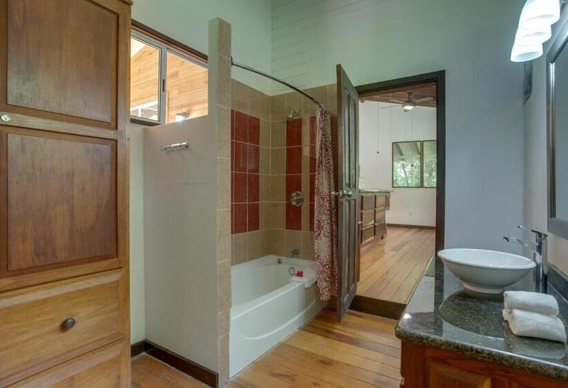 בית, חדר שינה 1, Sweet Songs Jungle Lodge