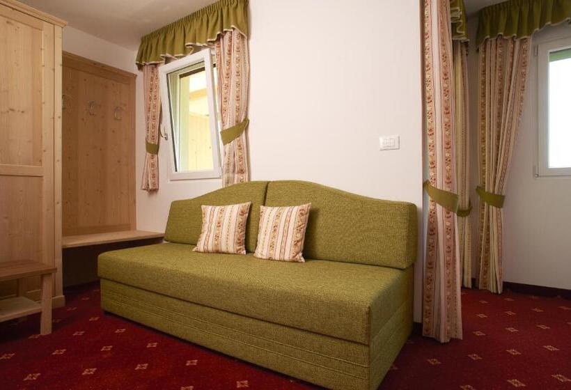 Habitació Triple Superior, Weiss