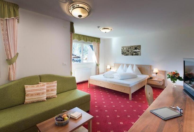 Habitació Triple Superior, Weiss