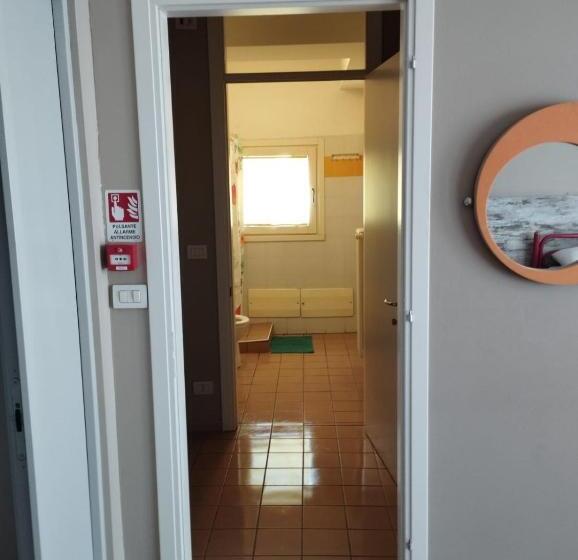 Номер Стандарт Индивидуальный Совместная Ванная, Ostello Torino