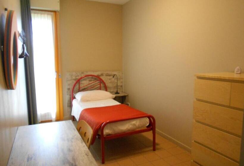 Номер Стандарт Индивидуальный Совместная Ванная, Ostello Torino