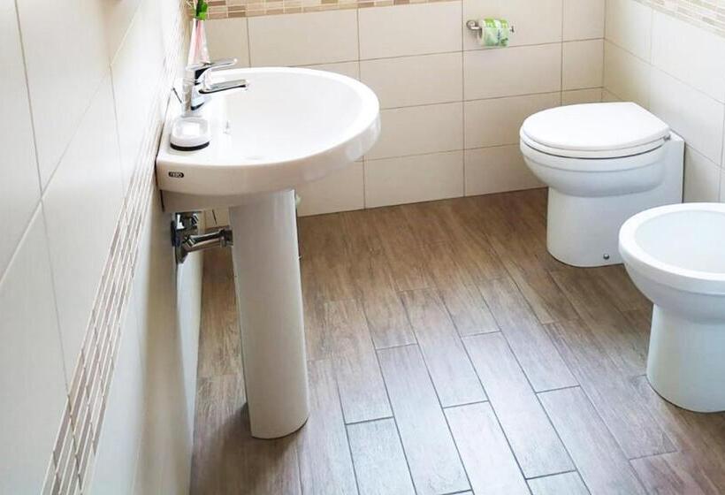 חדר משפחתי, B&b Civico 115