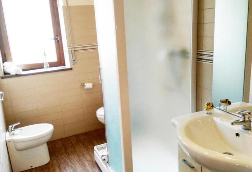 חדר סטנדרט עם מרפסת, B&b Civico 115