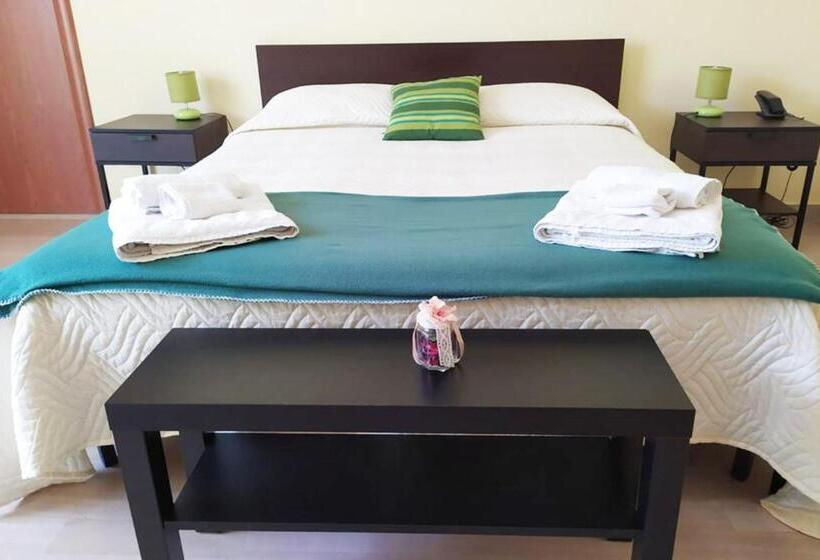 Comfort room with balcony, B&b Civico 115