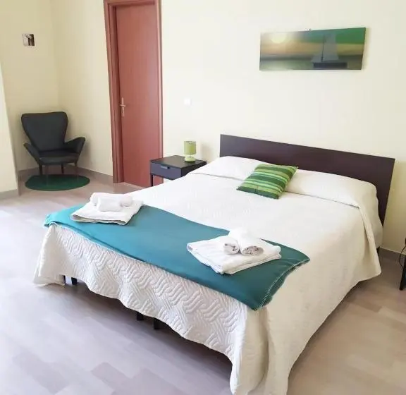 Comfort room with balcony, B&b Civico 115