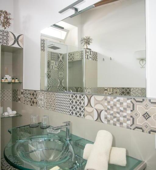 חדר דלוקס נוף לים, Aldarogi