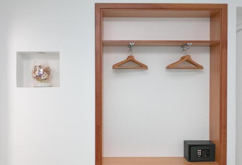 חדר סטנדרט, Aldarogi