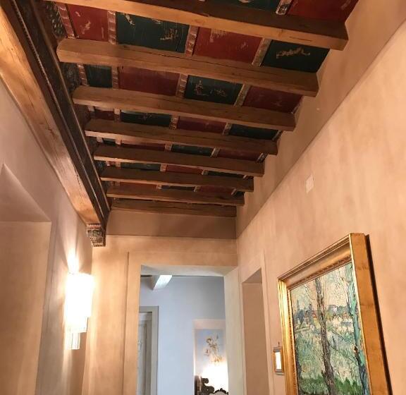 스위트, La Corte Di Ambra