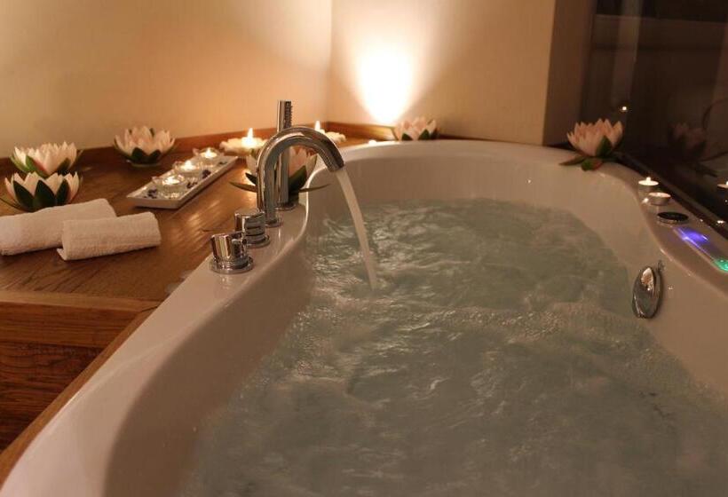 스위트, La Corte Di Ambra