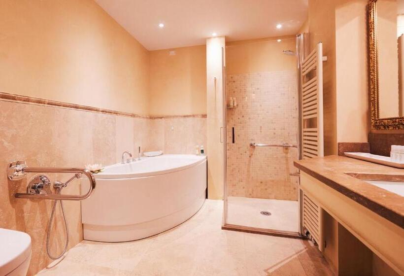 디럭스 룸, La Corte Di Ambra