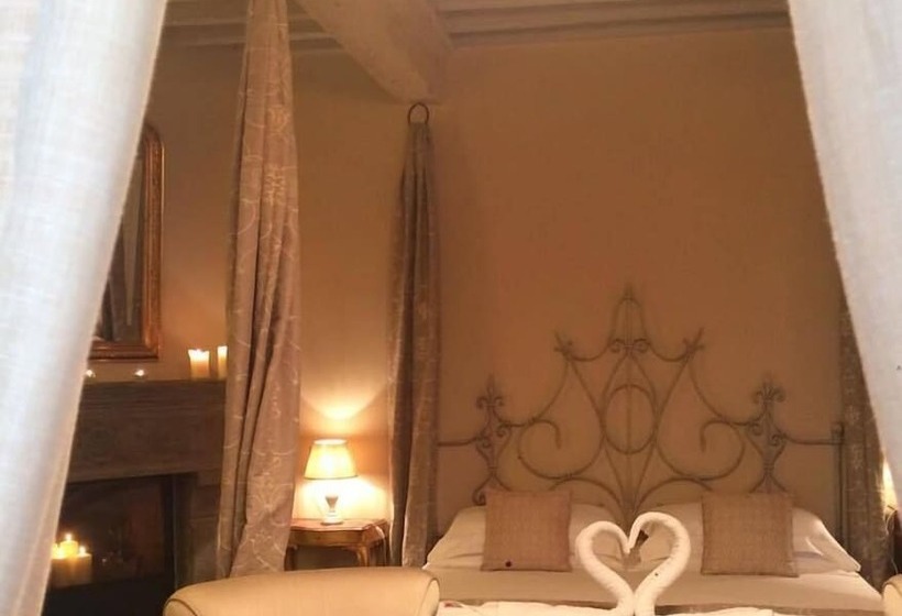 스위트, La Corte Di Ambra