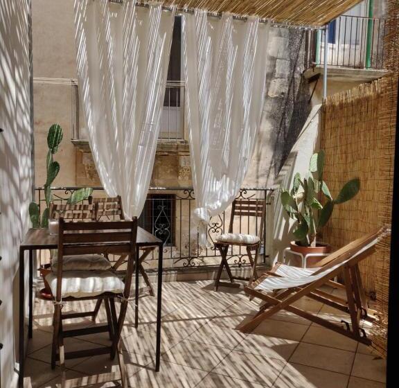 آپارتمان 1 خوابه با تراس, Le Stanze Del Cioccolato