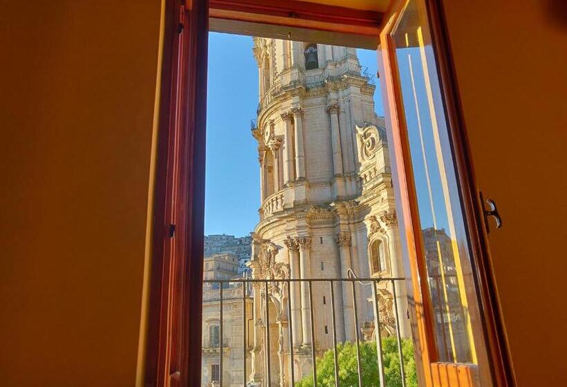 اتاق لوکس با بالکن, Le Stanze Del Cioccolato