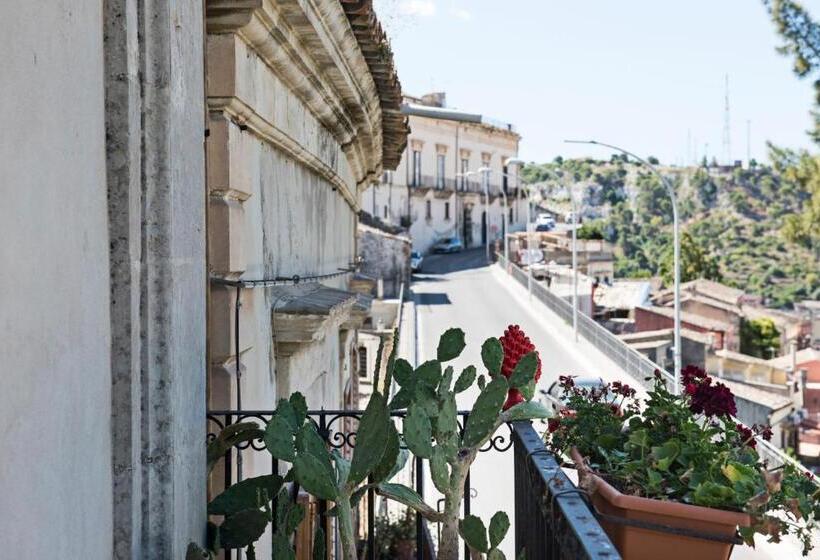 اتاق لوکس با چشم‌انداز شهر, Le Stanze Del Cioccolato