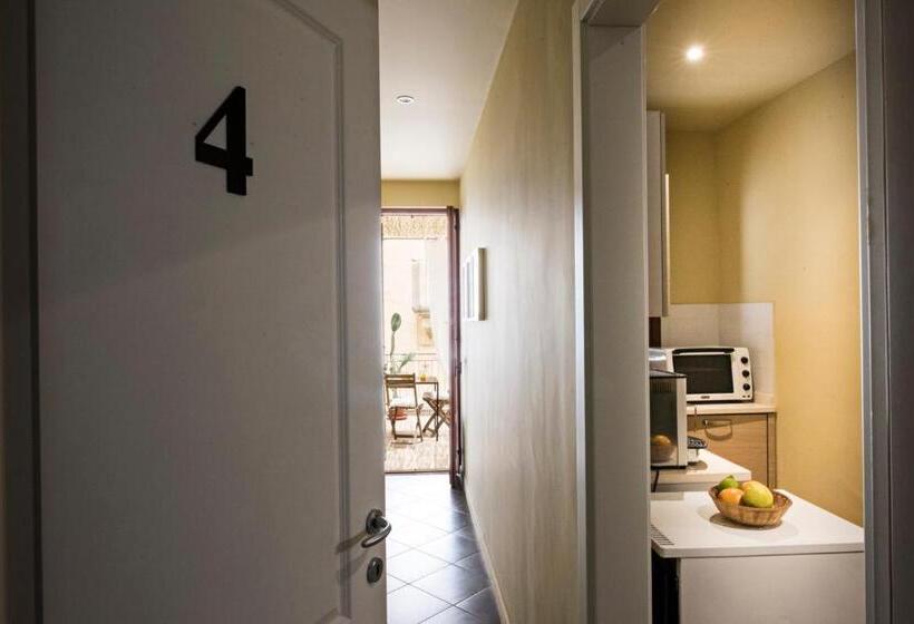 آپارتمان 1 خوابه با تراس, Le Stanze Del Cioccolato