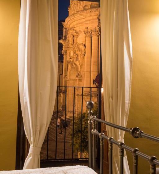 اتاق لوکس با بالکن, Le Stanze Del Cioccolato