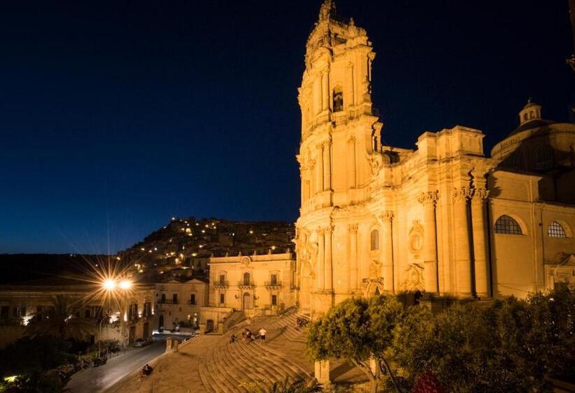 اتاق لوکس با بالکن, Le Stanze Del Cioccolato