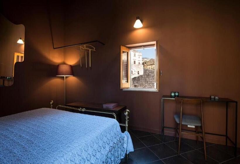 اتاق لوکس با بالکن, Le Stanze Del Cioccolato