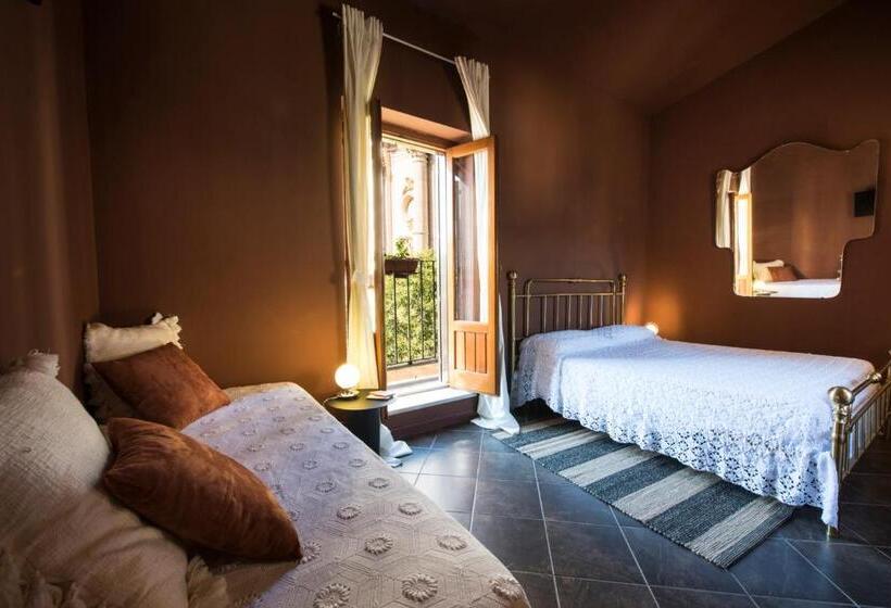 اتاق لوکس با بالکن, Le Stanze Del Cioccolato