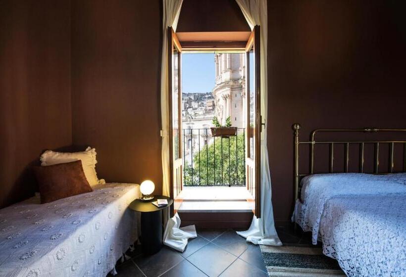 اتاق لوکس با بالکن, Le Stanze Del Cioccolato