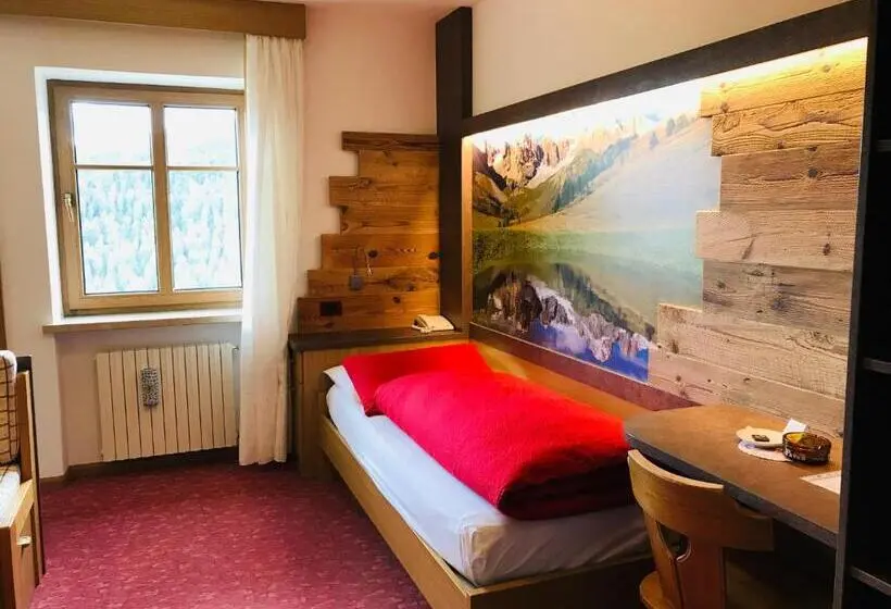 Standard Yhden Hengen Huone, Rifugio Capanna Passo Valles