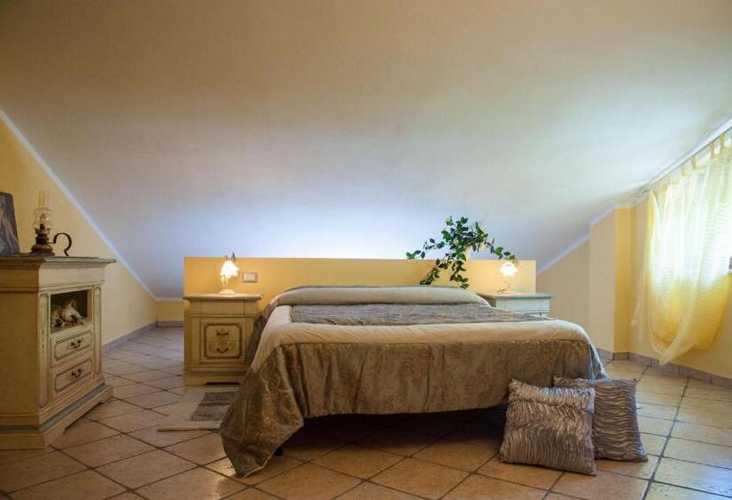ペントハウスルーム, Villa Bernadette