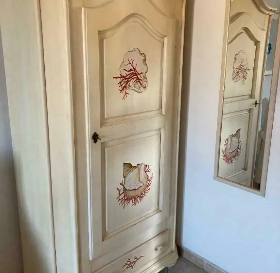 اتاق لوکس با بالکن, Villa Le Bougainvillea