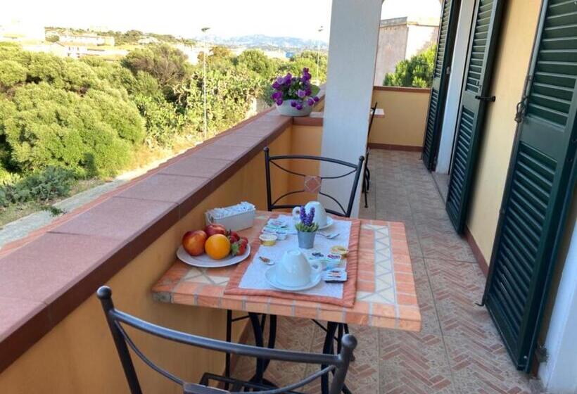 غرفة ديلوكس مزودة بشرفة, Villa Le Bougainvillea