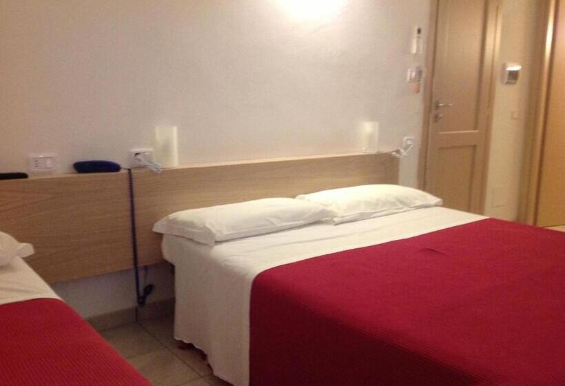 اتاق استاندارد سه نفره, La Portaccia S.a.s