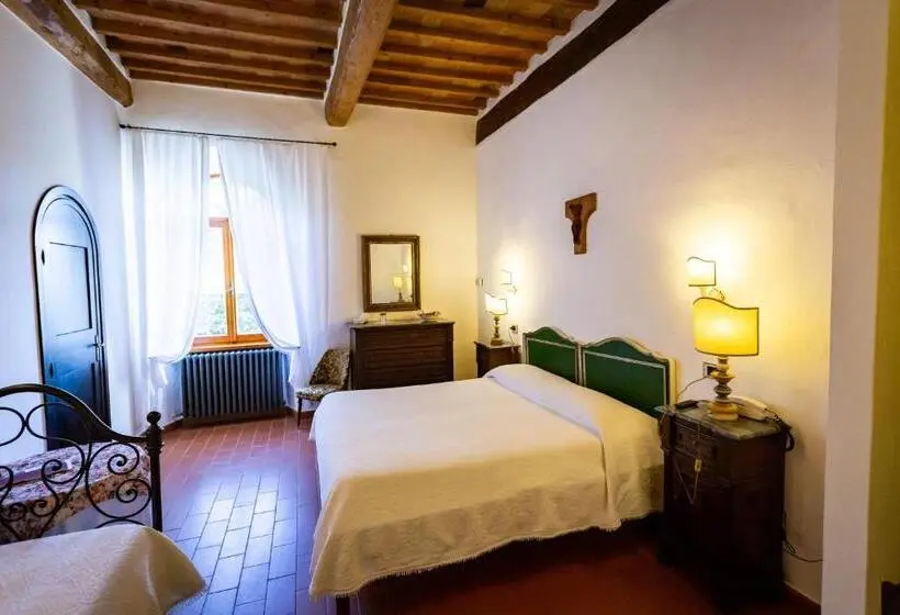 Standard Kolmen Hengen Huone, Albergo Santa Chiara