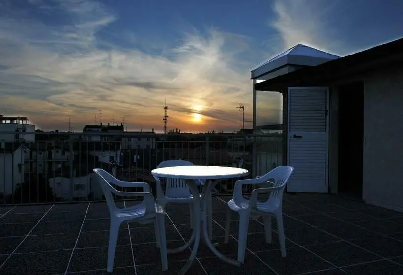 Triple Room Sea View, Cinzia